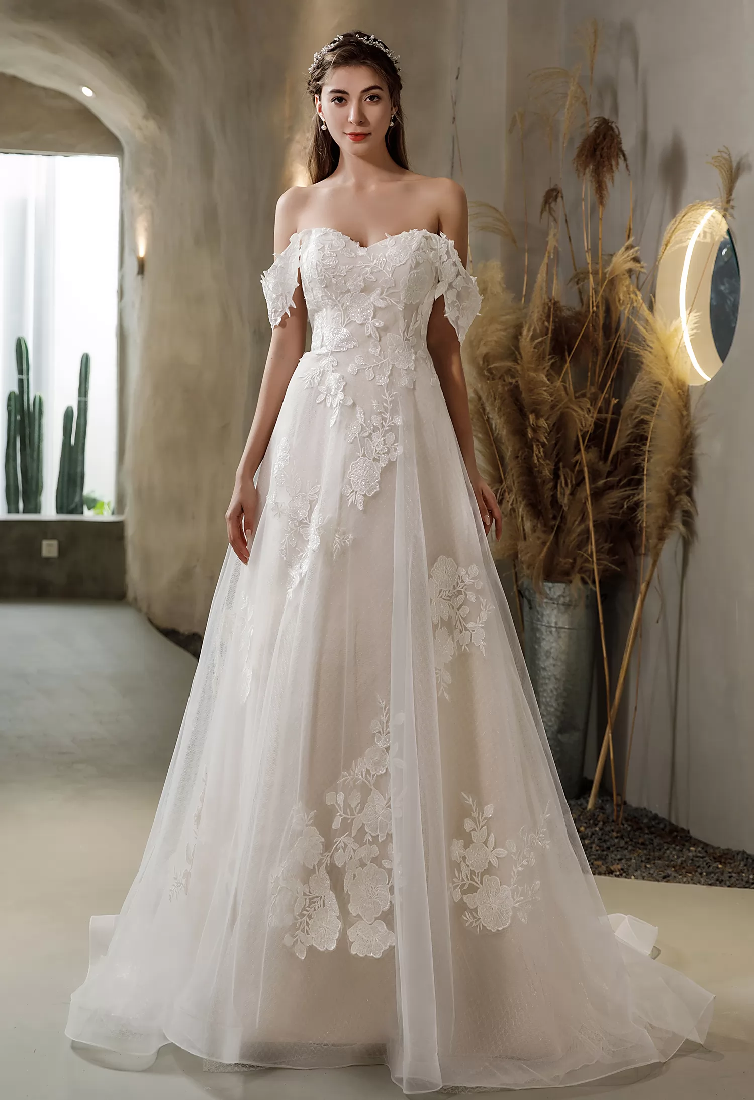 Floral Lace Wedding Dress With Detachable Off-the-Shoulder Straps