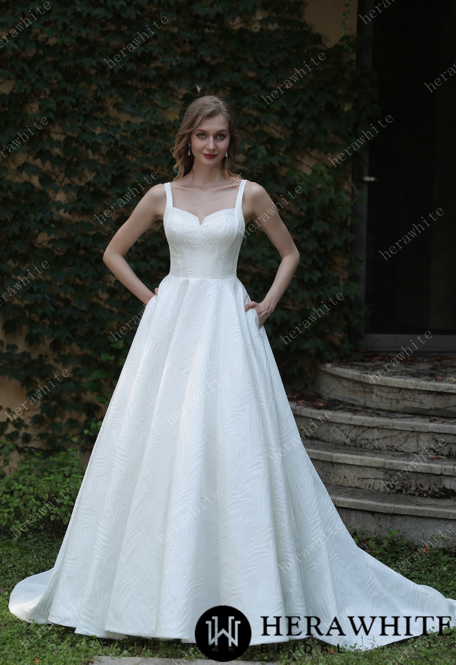 Romantic Bridal Gown Ball Gown Off The Shoulder Wedding Dresses Minimalist Bridal Gowns DP1649